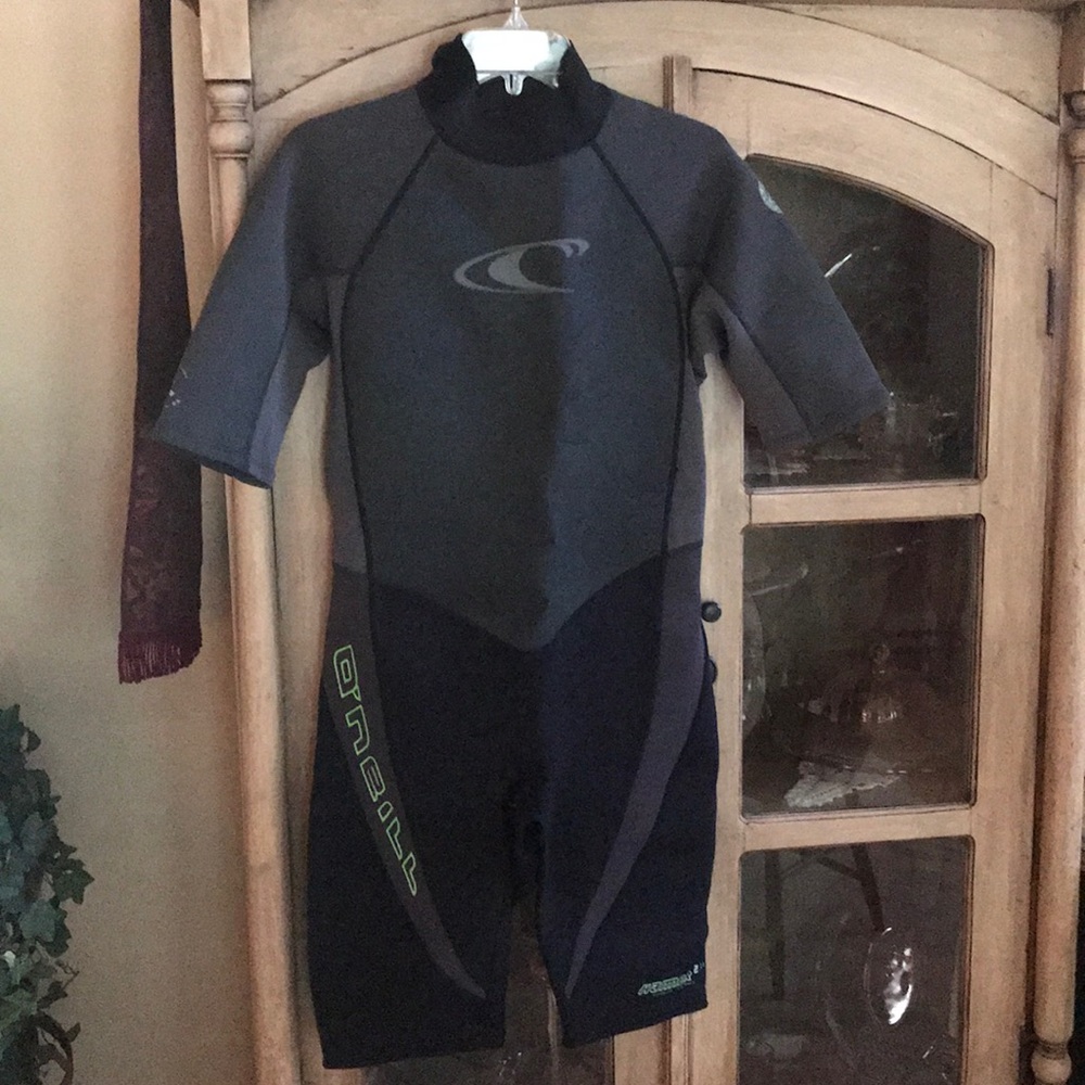 Wet Suit Ladies O’Neill size Small Black/Gray